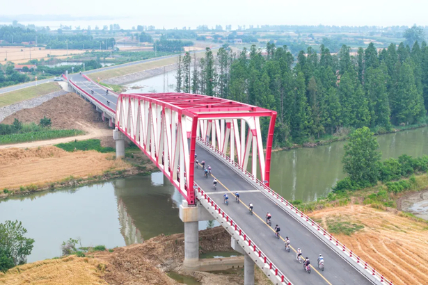 中国自行车运动骑游大会暨2024年大运河自行车系列赛（淮安盱眙站）鸣笛开赛(图4)