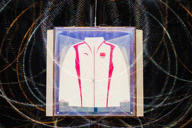 30天倒计时 巴黎奥运中国体育代表团领奖服发布(图3)