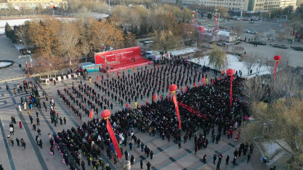 “中国体育彩票” 2024年全国新年登高健身大会新疆主会场 · 和硕县健康跑活动举行(图2)