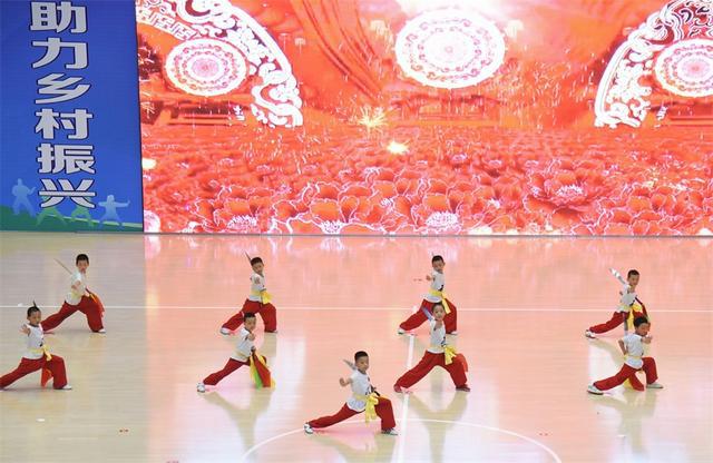 2024年全国健身气功交流展示安徽分会场活动在定远成功举办(图4) 2024年全国健身气功交流展示安徽分会场活动在定远成功举办(图4)